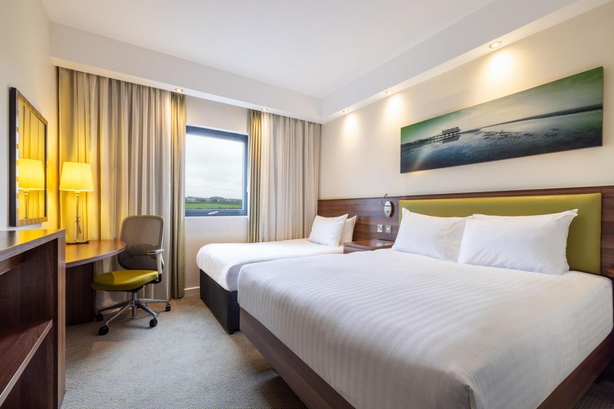 Hampton By Hilton Humberside Airport Hotell Kirmington Exteriör bild